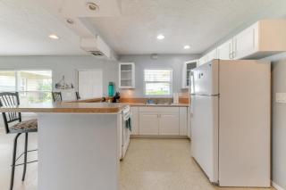 3 Mi to Siesta Key Beach Snowbird Haven with Lanai - Sarasota - 1