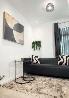 'The Snug Luxe' - A Modern Cosy Luxury 2 - Bed Apartment with Park Views - Free Parking - Northampton - 1