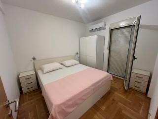 Lux and Peace City view - Tivat - 4
