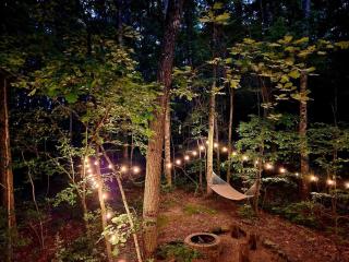 Serenity Escape Treehouse on 14 acres near Little River Canyon - Fort Payne - 3