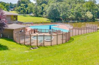 Golf and Hike Home with Resort Perks in Hedgesville - Hedgesville - 7