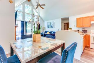 Golf and Hike Home with Resort Perks in Hedgesville - Hedgesville - 2