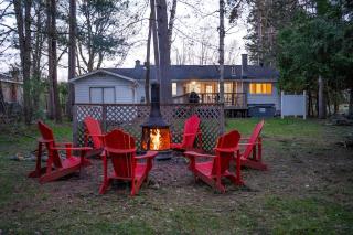 Santa's Village Muskoka Retreat - Waterfront Kayaks Hot Tub - Bracebridge - 8