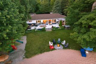 Bee's Luxury BeachHouse - Hot tub Sauna Playground & Game room - Kawartha Lakes - 8