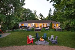 Bee's Luxury BeachHouse - Hot tub Sauna Playground & Game room - Kawartha Lakes - 3