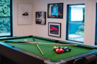 Bee's Luxury BeachHouse - Hot tub Sauna Playground & Game room - Kawartha Lakes - 1