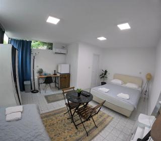 Globe Apartments - 3