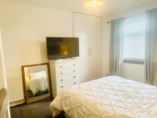 Spacious Room in Glasgow West End - Bearsden - 7