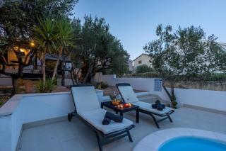 Komplex Oliva Mit Pool Und Großem Garten - Stari Grad - 1
