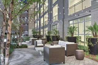 Downtown Elegance Upscale Houston King Retreat - Houston - 5