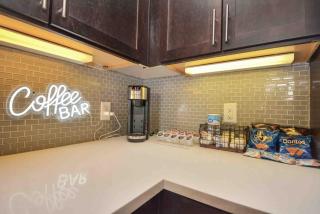 Downtown Elegance Upscale Houston King Retreat - Houston - 4