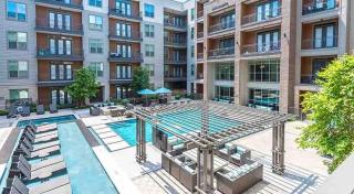 Downtown Elegance Upscale Houston King Retreat - Houston - 1