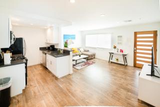 Cozy Stylish 1-Bedroom In Hollywood With Free Gated Parking - 5