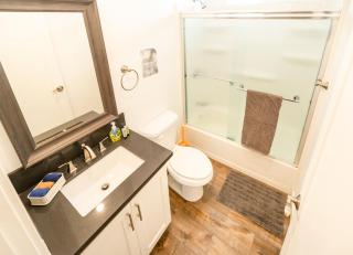 Cozy Stylish 1-Bedroom In Hollywood With Free Gated Parking - 3