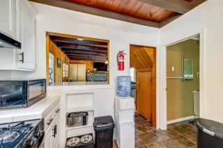 Between Big Bear and Lake Arrowhead - Cabin with View! - Running Springs - 1
