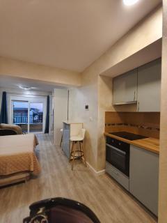 Sea & Sand Apartment - Bar - 6
