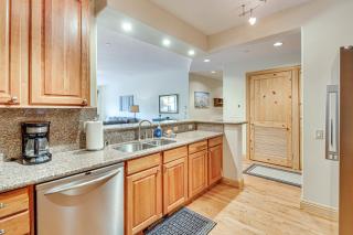 2 Mi to Angel Fire Resort Luxury Condo with Balcony - Angel Fire - 1