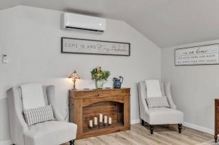 Romantic Getaway Hideout | Soak, Sip, and Relax - McQueeney - 4