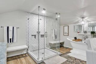 Romantic Getaway Hideout | Soak, Sip, and Relax - McQueeney - 1