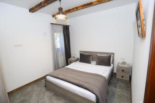 Guesthouse by the river - - 3