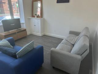 Cosy 4 Bedroom Walsall House - Free WiFi & Parking - Bescot - 4