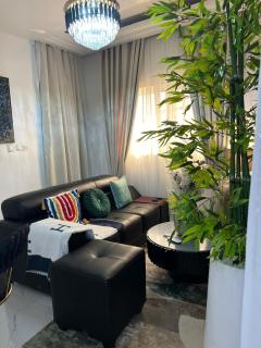 Azure Villa Suites Apart Hotel - Limbe - 4