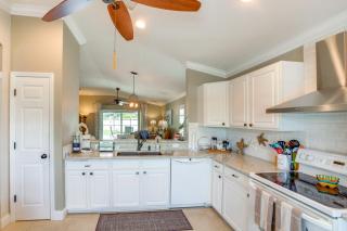 5 Mi to Fort Myers Beach Home with Heated Pool! - 2