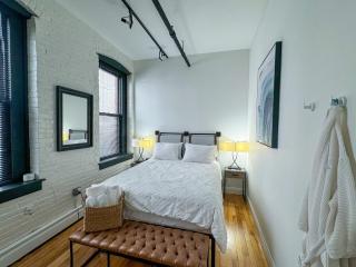 Open-concept 2br Loft In The Heart Of Back Bay - Boston - 3