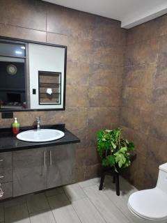 Casa moderna con excelente vista - Tulcán - 1
