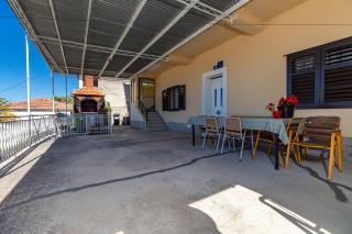 Apartments with parking space Sumpetar, Omis - 950 - 4