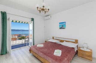 Apartments with parking spaces Sumpetar, Omis - 950 - Sumpetar - 1