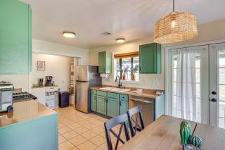 Walk to Colorado River Family Home with Yard! - Bullhead City - 9