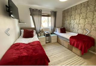 Flamingo Short Lets Greenleys - Wolverton - 0