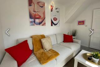 Flamingo Short Lets Greenleys - Wolverton - 8