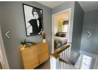 Flamingo Short Lets Greenleys - Wolverton - 6