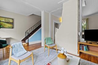 Stay On Bond 2bd 1bth Queen Beds Deck Vws - 3