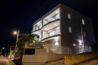 Apartments with parking spaces Mastrinka, Ciovo - 24727 - Trogir - 8