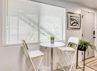 Convenient 2BR Apt with Parking Near Downtown SLC - Salt Lake City - 9