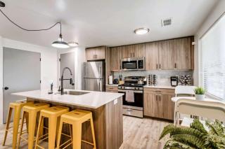 Convenient 2BR Apt with Parking Near Downtown SLC - Salt Lake City - 3