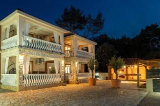 Apartments with parking spaces Vir - 24513 - 0