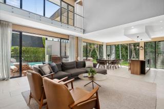 Pantai Villa on the beach - 9