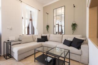 The Neo-Classic Loft - 3