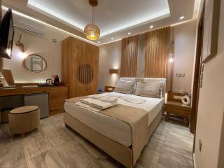 Angelica's Deluxe Rooms in Adamas - Adamas - 6