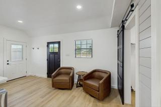 Hilltop Getaway - Fredericksburg - 7