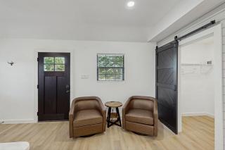 Hilltop Getaway - Fredericksburg - 6