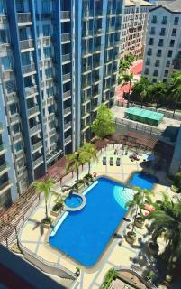 Lovely Unit with Balcony and Pool View I Across NAIA Terminal 3 Airport - Manila - 7