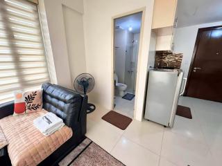 Lovely Unit with Balcony and Pool View I Across NAIA Terminal 3 Airport - Manila - 6