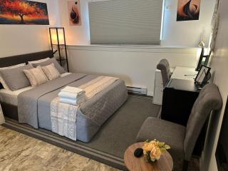 Kenneths Cozy Retreat - Saint John NB - 1BR - Wi-Fi - 4mins to Regional Hospital and UNB - 3