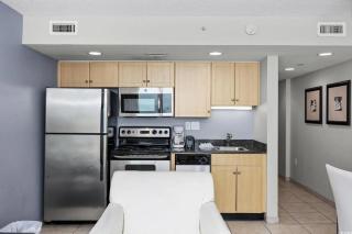 Stylish 1BR Oceanfront Stay in the Heart of Myrtle Beach 3rd Fl of OO Resort - Myrtle Beach - 1