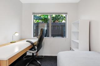 Sun Drenched Comfort close to City Center - 4BR 2BA - Auckland - 9